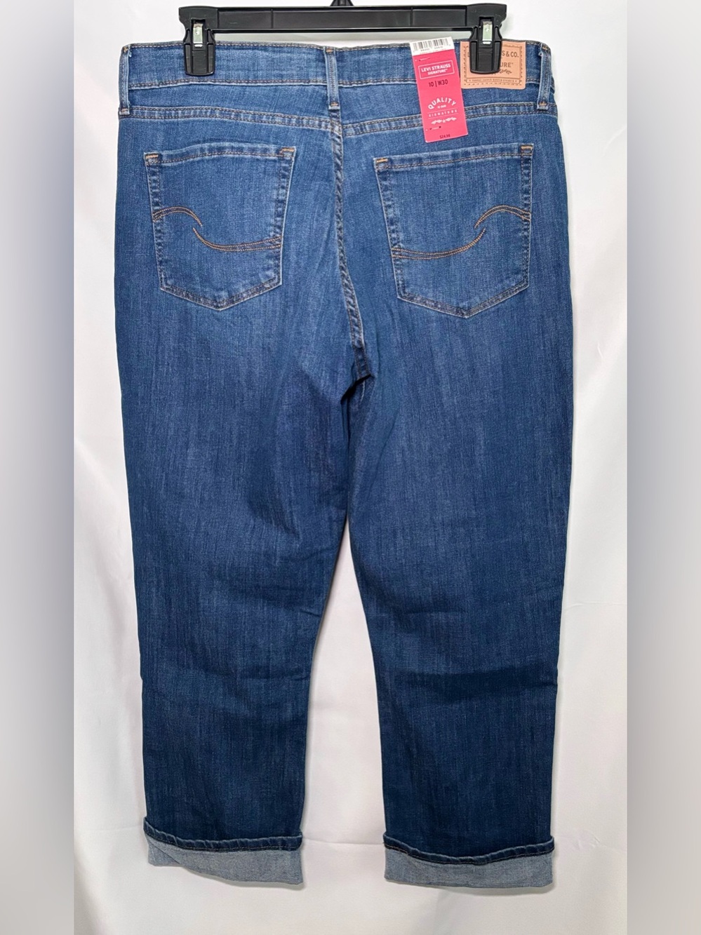 Levi Signature Mid Rise Capri Jeans - Picture 4 of 10